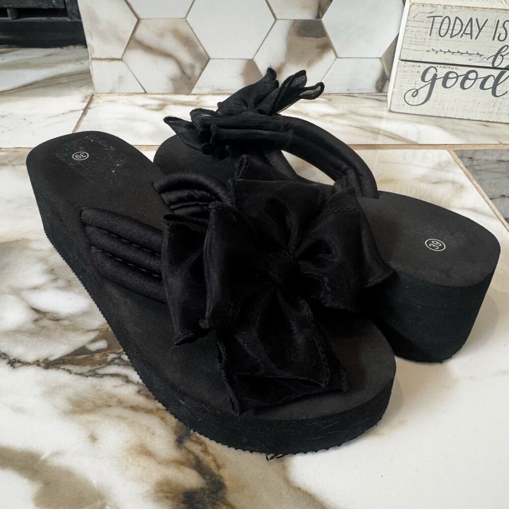 Y2K Black Wedge Heel Thong Sandals Mesh Bow Size 39EU, 8.5-9 US Retro Throw Back
